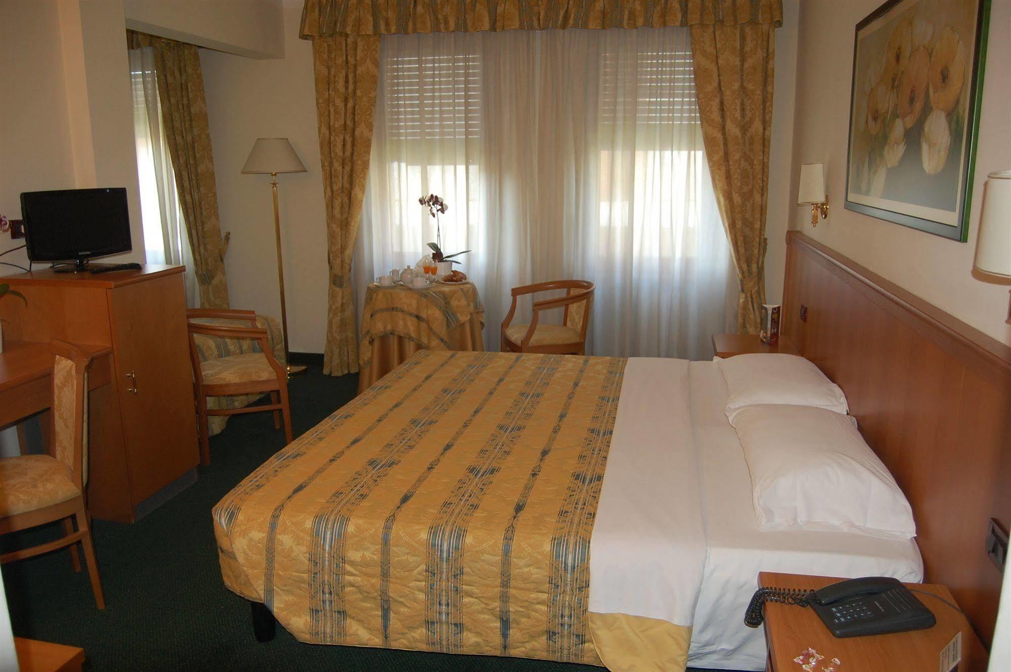 Hotel Galant Venaria Reale Εξωτερικό φωτογραφία