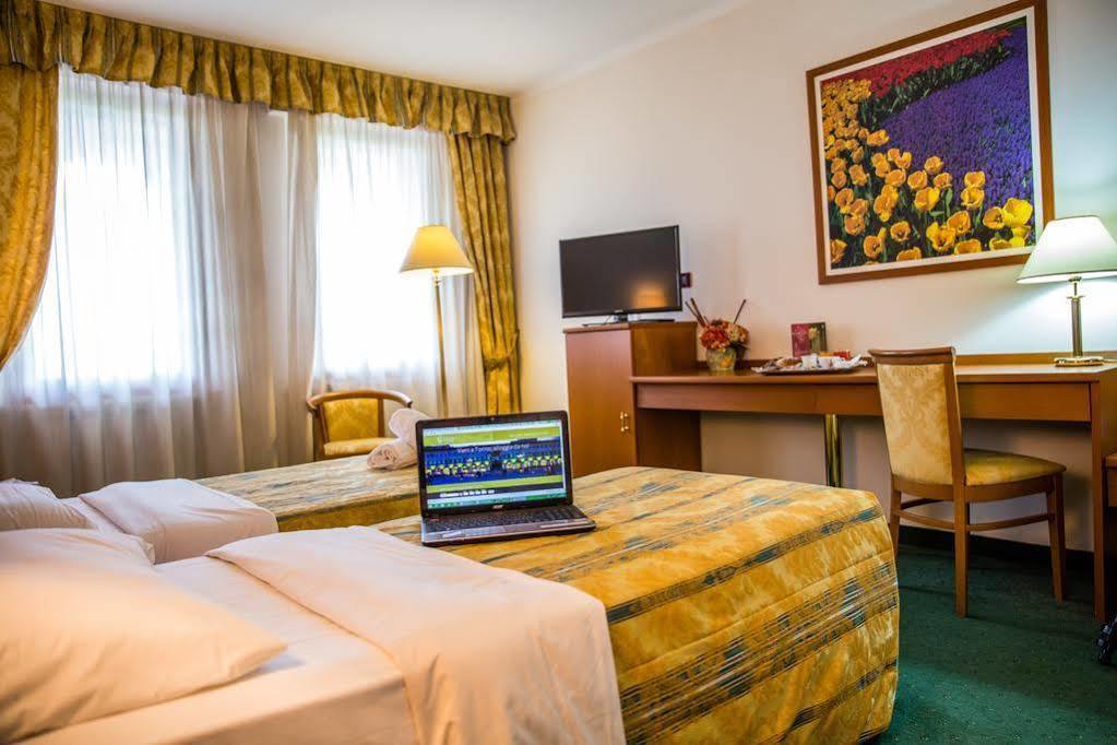 Hotel Galant Venaria Reale Εξωτερικό φωτογραφία